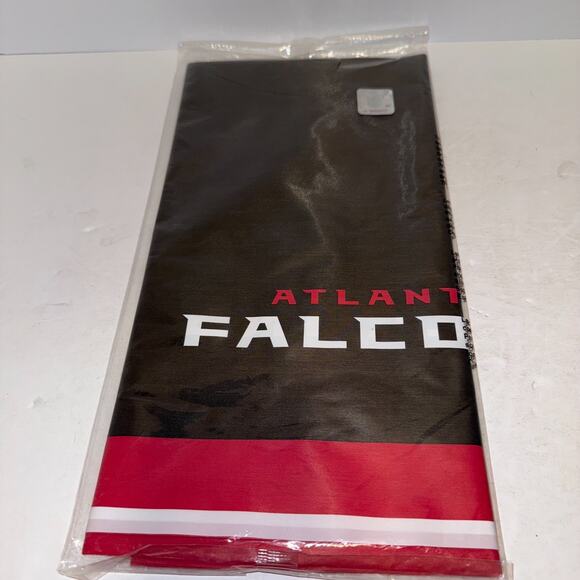 Officially Licenced NFL Football Atlanta Hawks 3 Tablecovers 54in x 102in - Picture 2 of 5